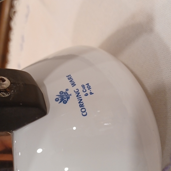 Vintage Corning Wear Cornflower 6 Cup Coffee Pot - Picture 2 of 12